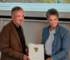 Fördermittelübergabe © Infra Zeitz Infra-Geschäftsführer Christoph Hansel und Ministerin Lydia Hüskens.