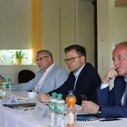 Ostbeauftragter der Bundesregierung Carsten Schneider zum Arbeitsgespräch im Burgenlandkreis IMG 6351