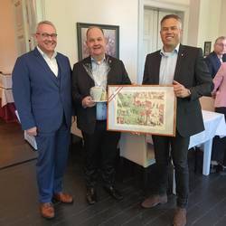 Gratulation an den Präsidenten des DEHOGA Sachsen-Anhalt 20230508 101947