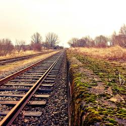 rail 234318 1280 © Bild von Aleksejs Ivanovs auf Pixabay
