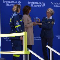 Auszeichnung für das Landratsamt des Burgenlandkreises thw auszeichnung