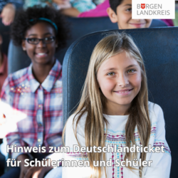 das deutschlandticket wird im juli ausgesetzt Schülerinnen und Schüler sitzen im Bus und Überschrift "Hinweis zum Deutschlandticket für Schülerinnen und Schüler"