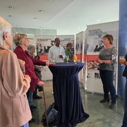 Ausstellung Rolle der Frau © Pressestelle Burgenlandkreis Ausstellungseröffnung im SRH-Klinikum Zeitz