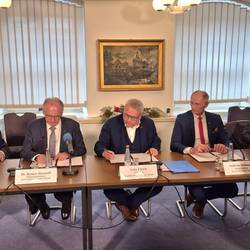 Unterzeichnung der Vereinbarung