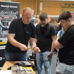 549571908 1077483904557961 1385143873333744445 n