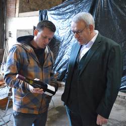 Landrat Götz Ulrich (rechts) und Geschäftsführer Sören Siegmund