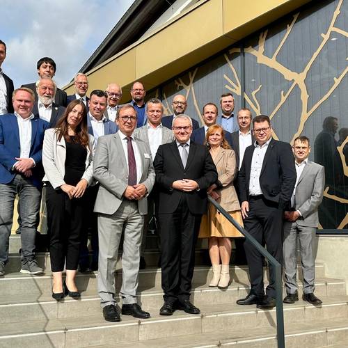 Mitglieder des Landkreistagses 2023 © Pressestelle Burgenlandkreis aa7b759c 7bf9 46fb b890 6d6641bb116a