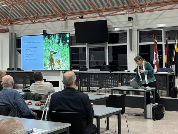 Informations- und Fortbildungsveranstaltung © Burgenlandkreis Informations- und Fortbildungsveranstaltung für ehrenamtliche Naturschutzbeauftragte