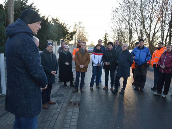 Straßenfreigabe © Pressestelle Burgenlandkreis Straßenfreigabe K 2200 bei Rössuln