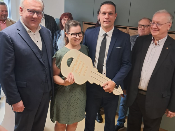 Burgenlandkreis eröffnet neues Kinderhaus in Bad Bibra whatsapp image 2025 05 28 at 15.49.38